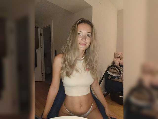 Zvezda_Lola live cam preview