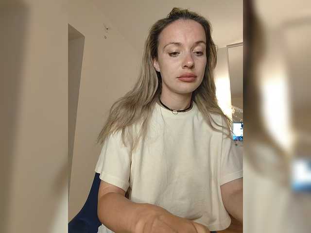 Lola3000 live cam on BongaCams