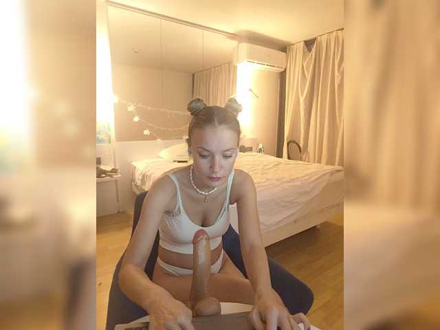 Lola3000 live cam on BongaCams