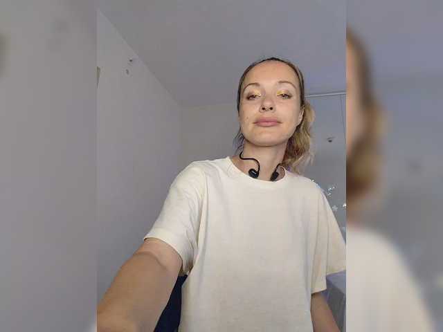 Lola3000 live webcam show