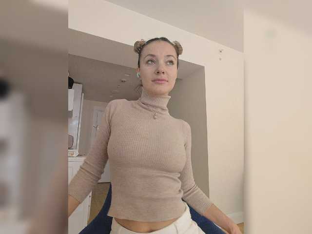 Lola3000 live cam on BongaCams