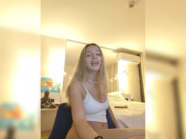 Lola3000 live cam on BongaCams