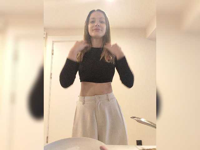 le modèle Zvezda_Lola est en webcam porno dans un show sur le site bongacams, il possède les tags suivants: White/Caucasian,Blonde,Trimmed