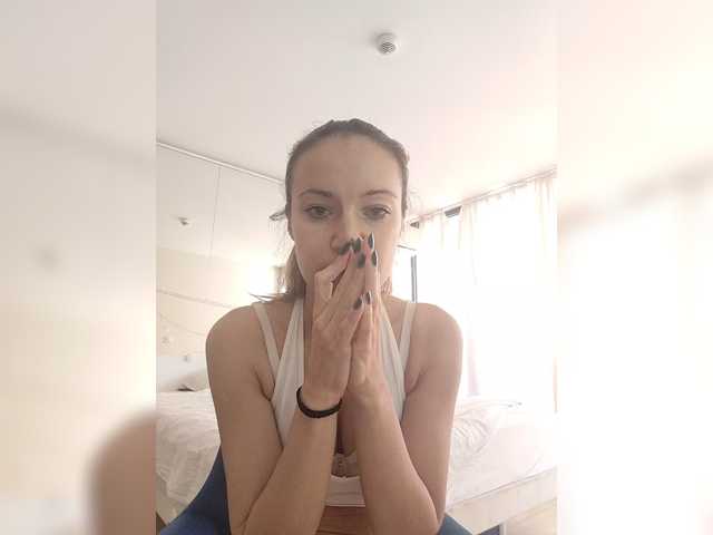 Lola3000 live cam on BongaCams