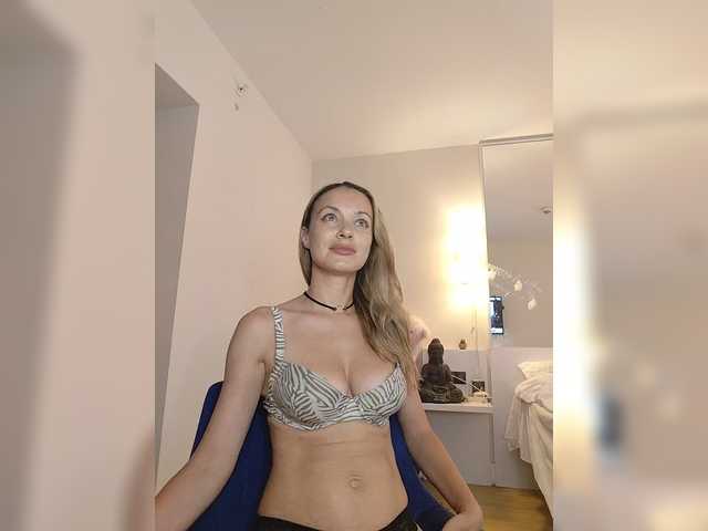Lola3000 live cam