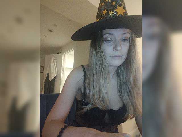 Zvezda_Lola live cam on BongaCams
