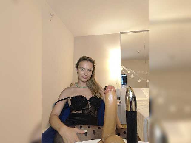 Lola3000 live cam on BongaCams