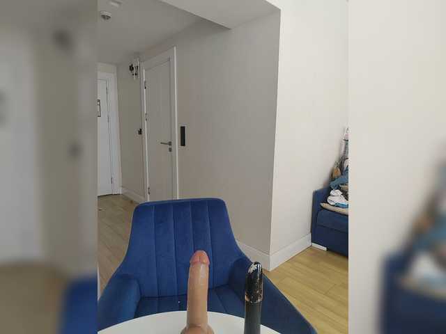 Zvezda_Lola live cam preview