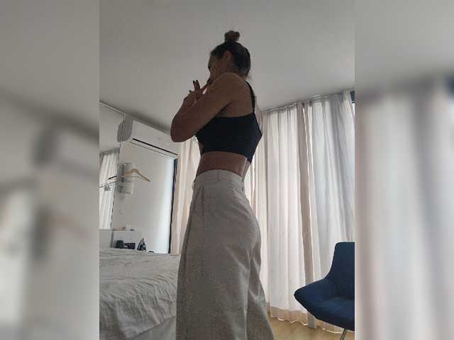 Lola3000, en vivo ahora en BongaCams