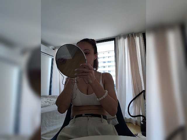 Lola3000 live cam on BongaCams