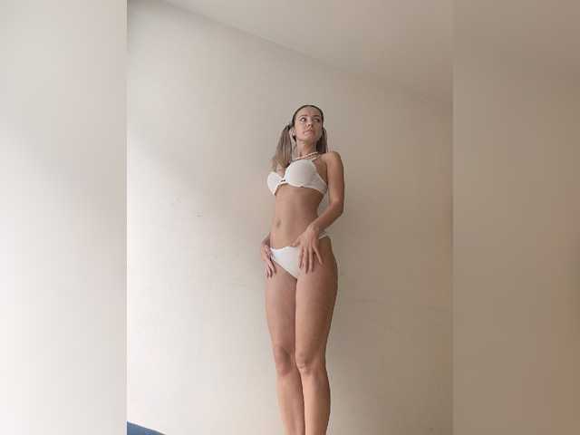 Lola3000 live cam on BongaCams