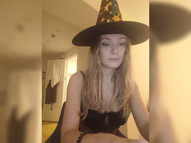 Zvezda_Lola live cam preview
