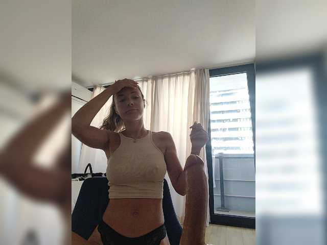 Lola3000 live cam on BongaCams