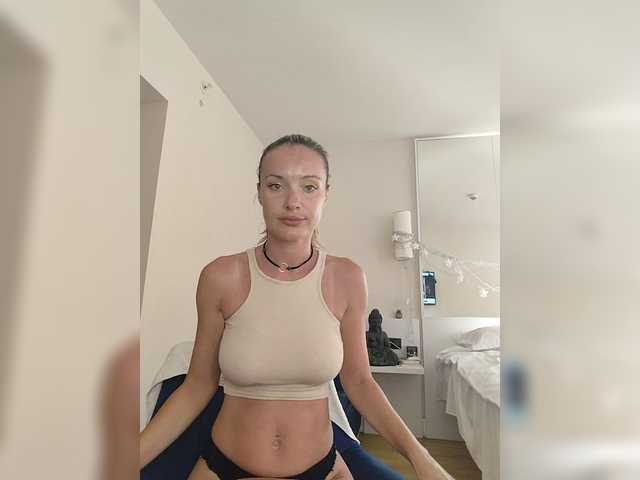 Zvezda_Lola live webcam show