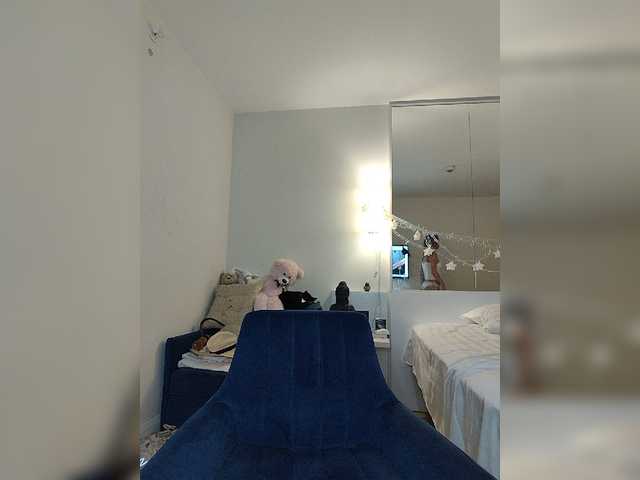 Zvezda_Lola live webcam show