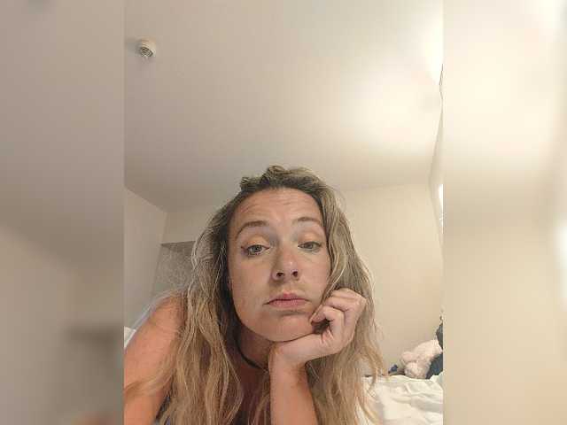Lola3000 live cam on BongaCams