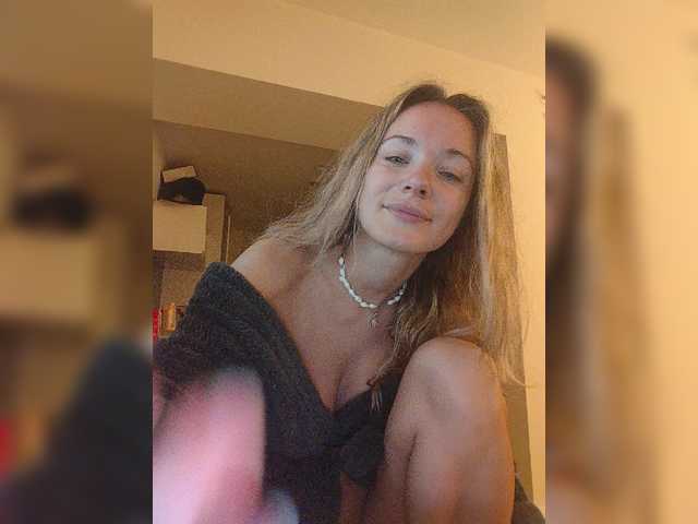Lola3000 live cam on BongaCams
