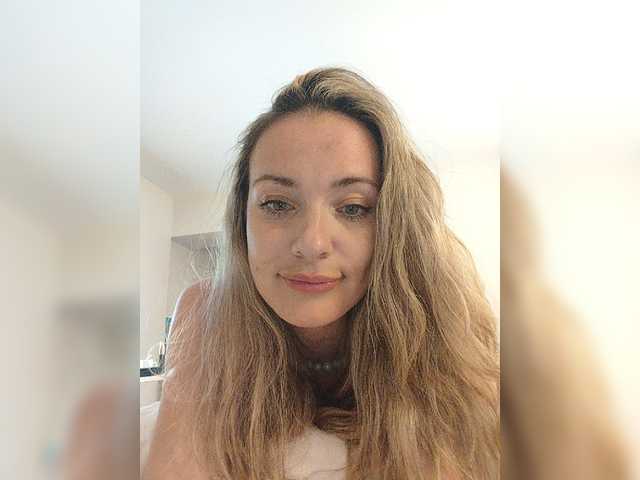 Zvezda_Lola live webcam show
