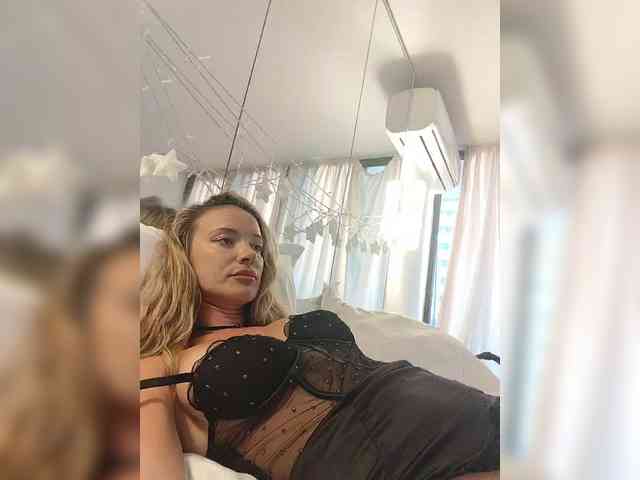 Zvezda_Lola webcam
