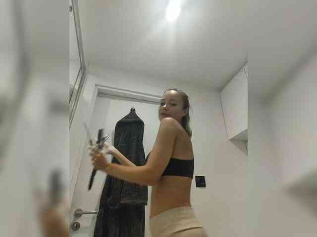 Zvezda_Lola webcam
