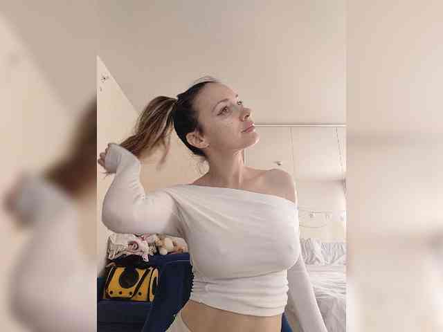Zvezda_Lola webcam