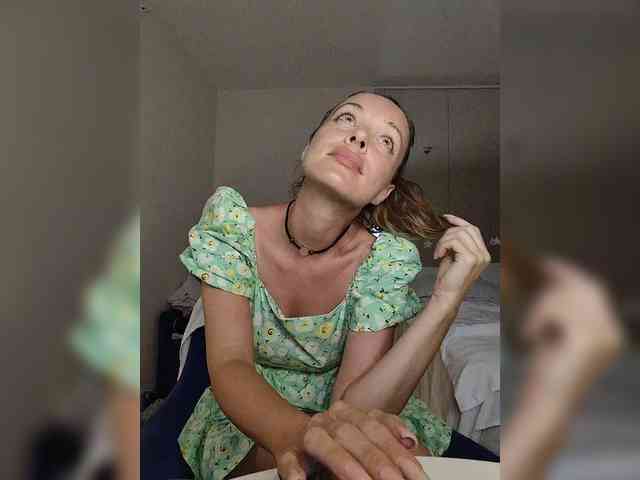 Zvezda_Lola webcam