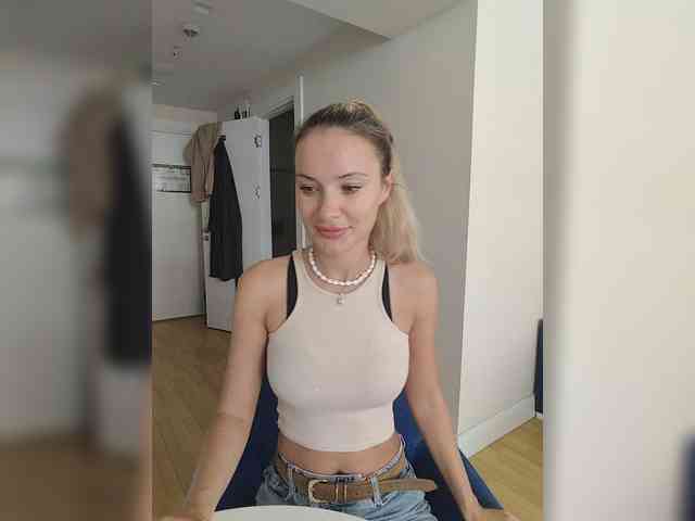 Zvezda_Lola webcam