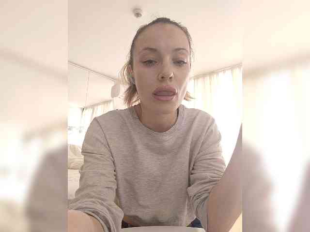 Zvezda_Lola webcam
