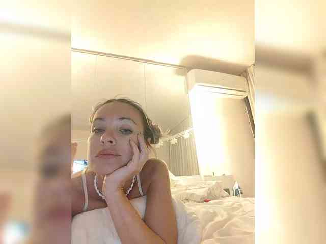 Zvezda_Lola webcam