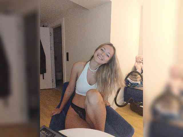Zvezda_Lola webcam