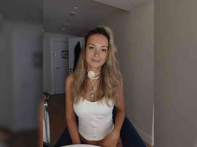 Zvezda_Lola webcam