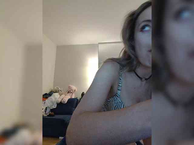 Zvezda_Lola webcam
