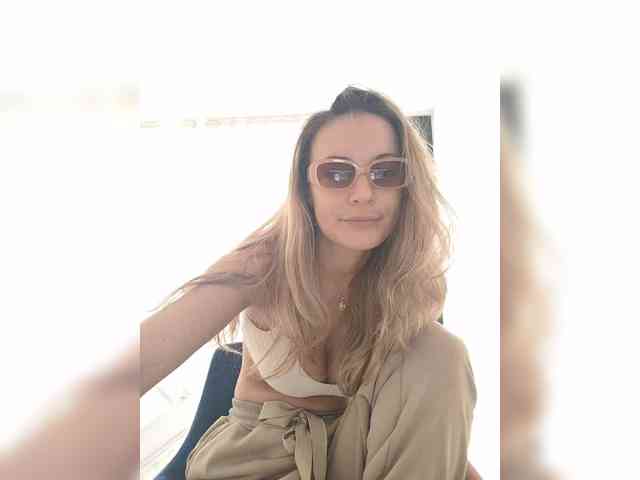 Zvezda_Lola webcam
