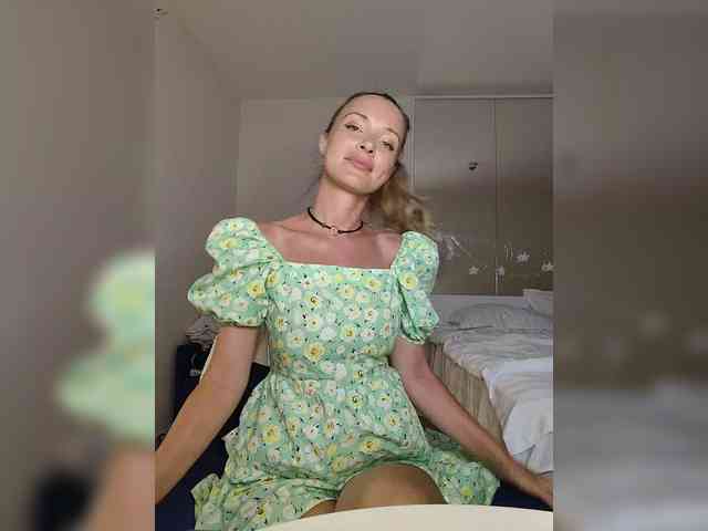 Zvezda_Lola webcam