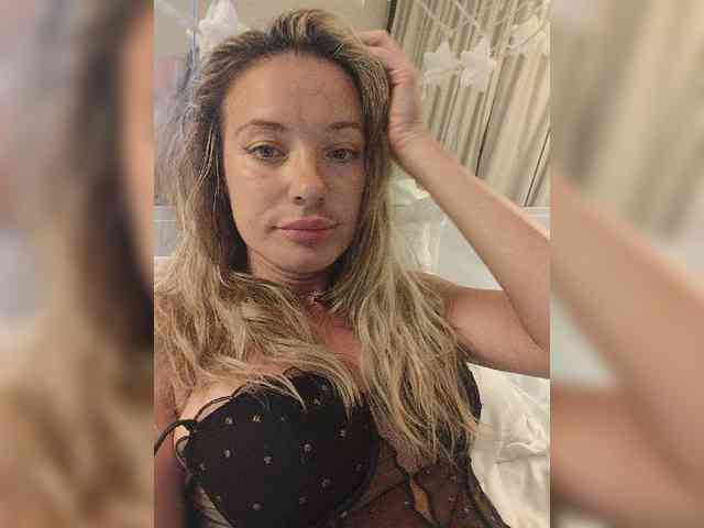 Zvezda_Lola webcam
