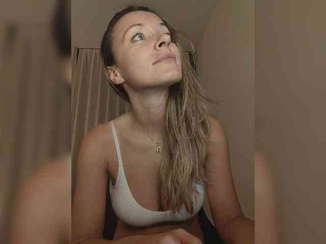 Zvezda_Lola webcam