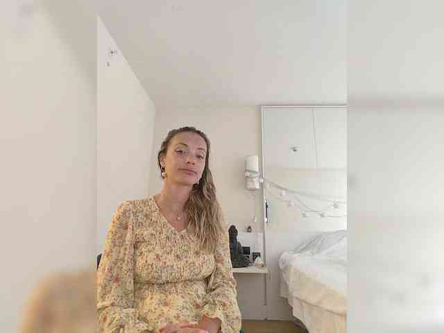 Zvezda_Lola webcam