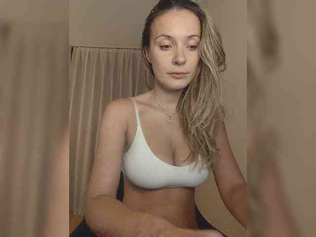 Zvezda_Lola webcam