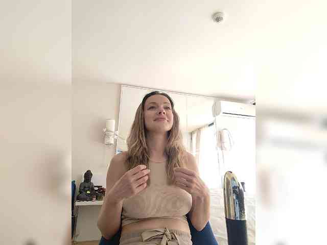Zvezda_Lola webcam
