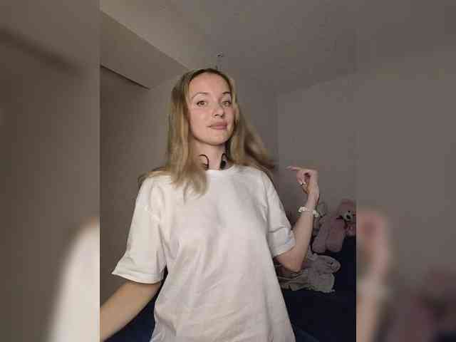 Zvezda_Lola webcam