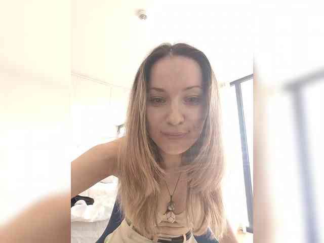 Zvezda_Lola webcam