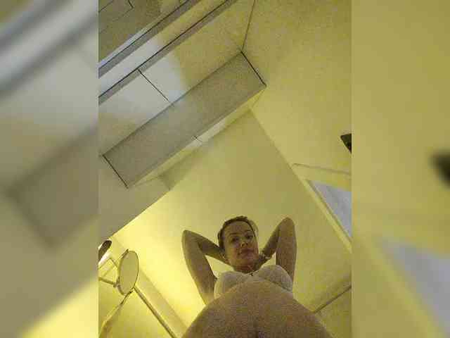 Zvezda_Lola webcam