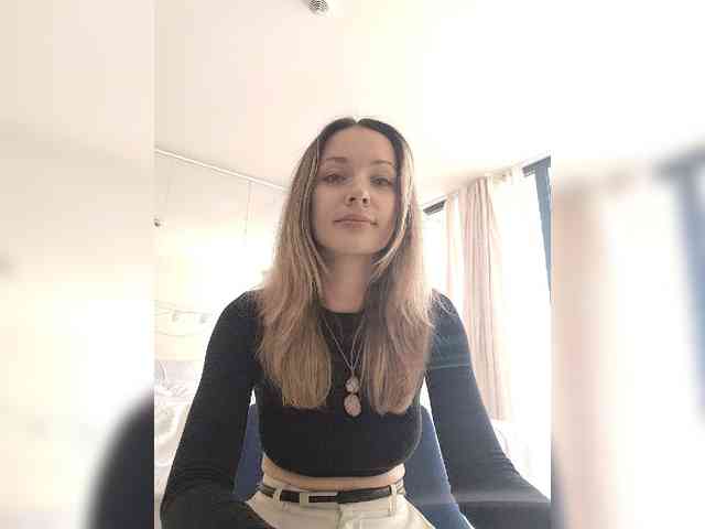 Zvezda_Lola webcam