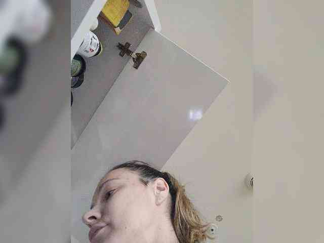 Zvezda_Lola webcam