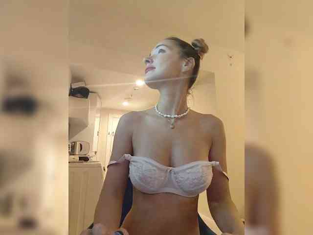 Zvezda_Lola webcam