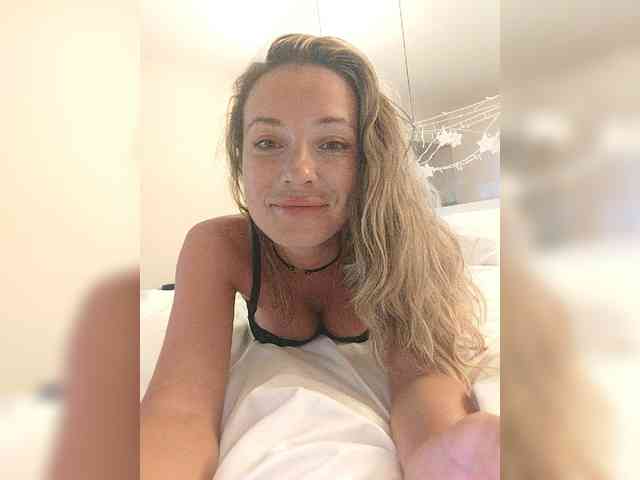 Zvezda_Lola webcam