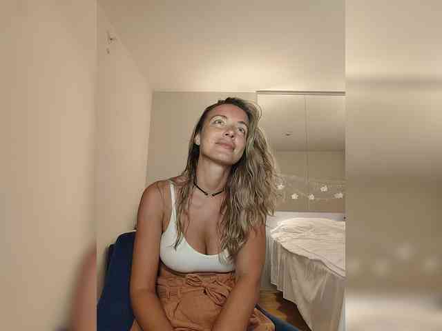 Zvezda_Lola webcam