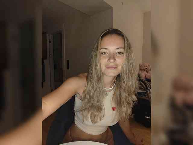 Zvezda_Lola webcam