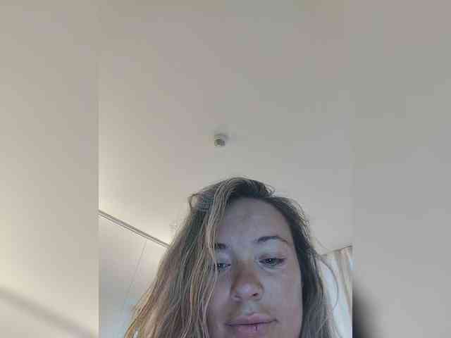 Zvezda_Lola webcam