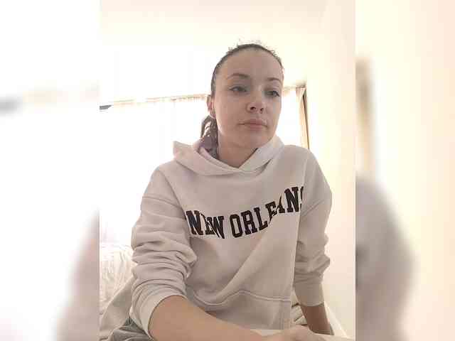 Zvezda_Lola webcam